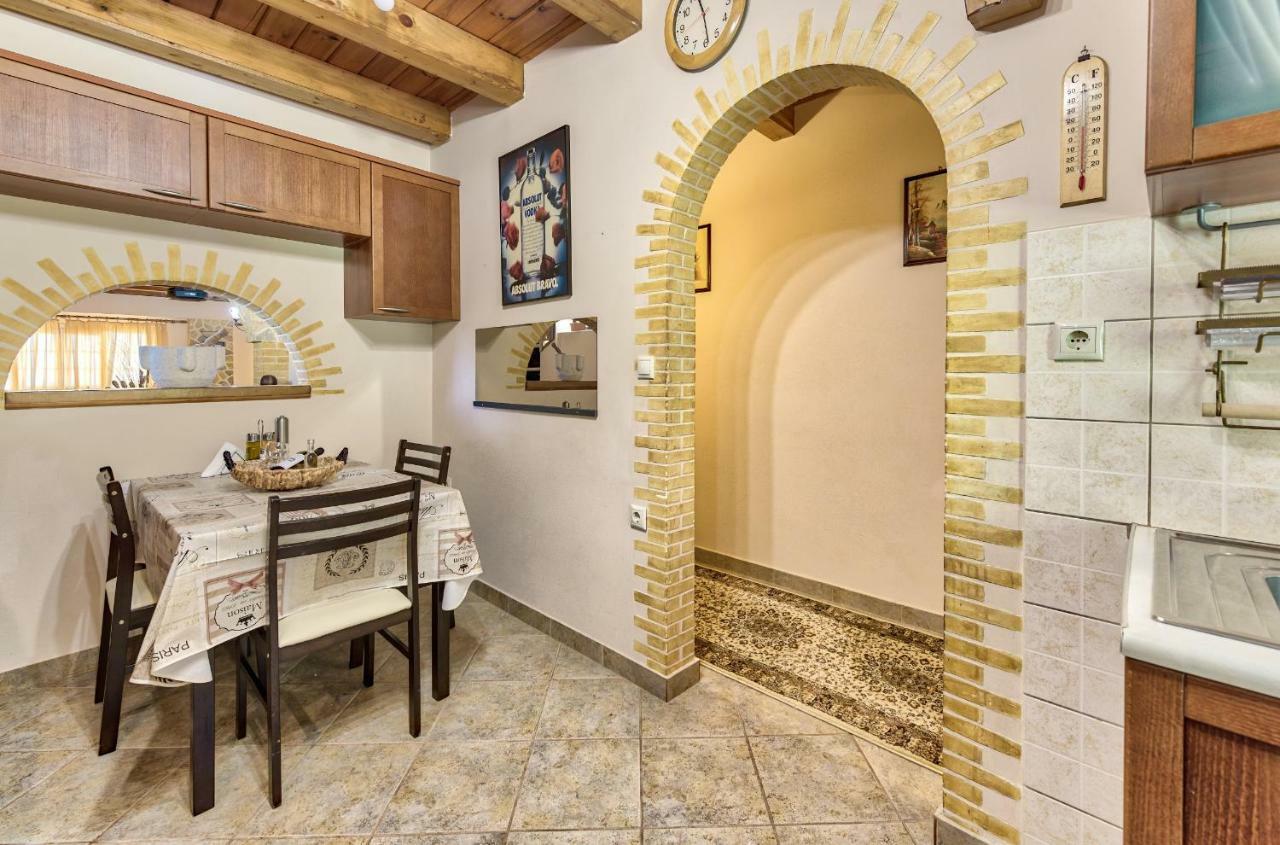 Green Boat Apartment Akrotiri  Exterior photo